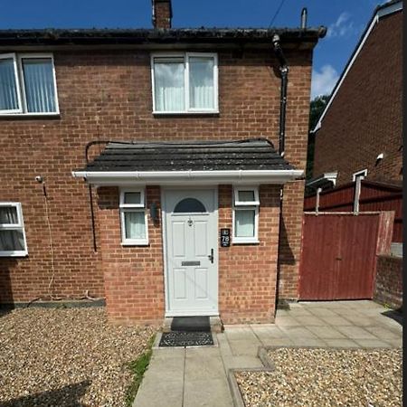 Charming 3-Bedroom Retreat With Modern Comforts South Ockendon 外观 照片