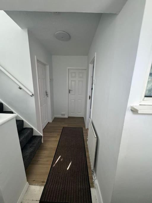 Charming 3-Bedroom Retreat With Modern Comforts South Ockendon 外观 照片
